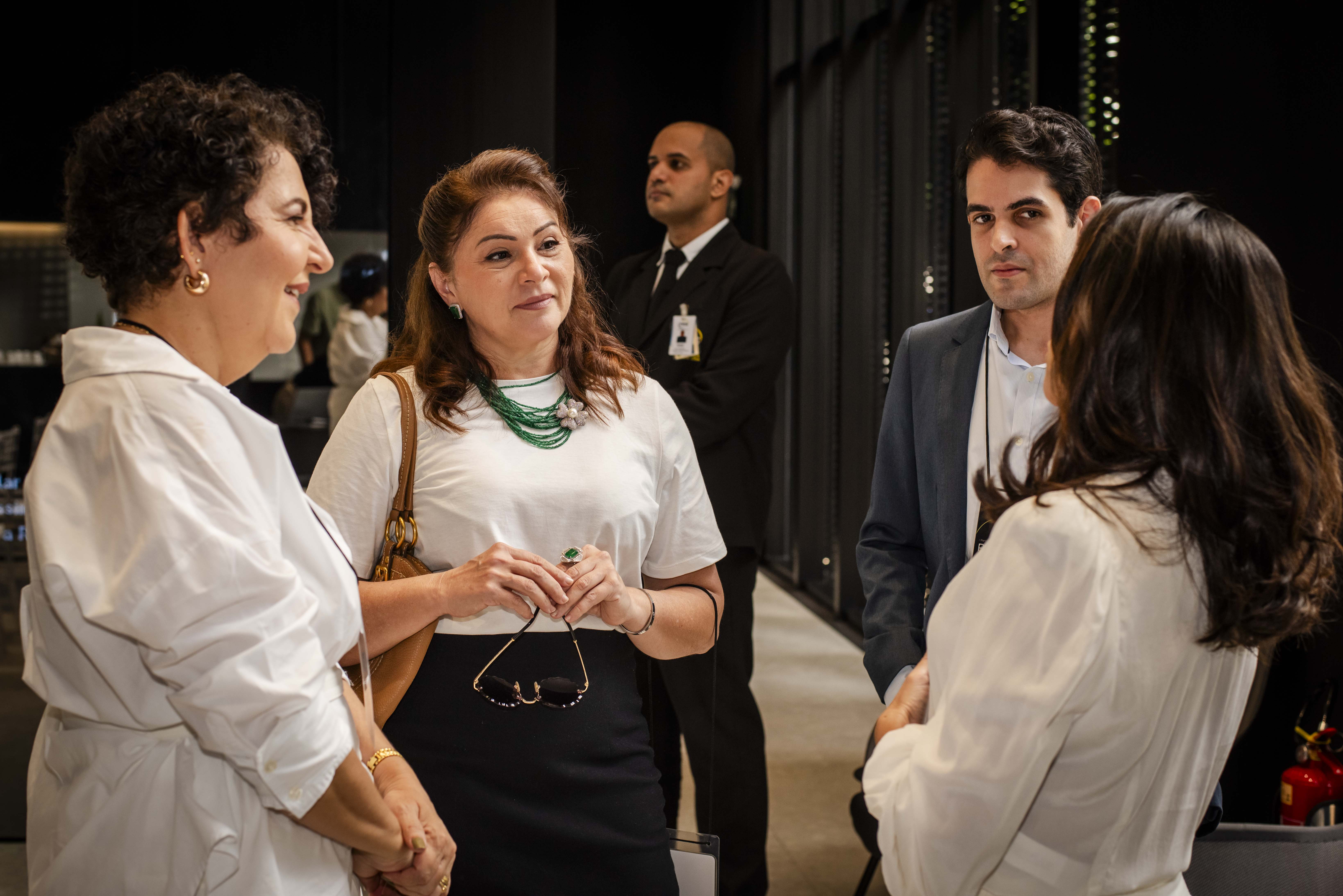 Momento de networking entre membros do CONECTAi